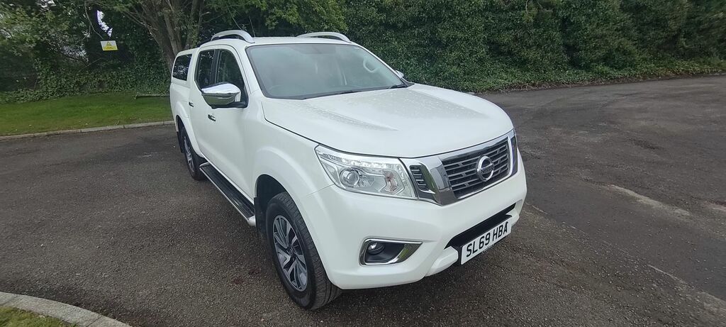 Nissan Navara 2.3 Dci Tekna Pickup Double Cab 4W SL69HBA White #6