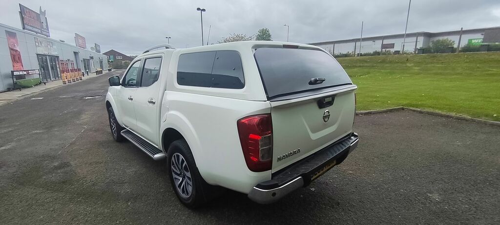 Nissan Navara 2.3 Dci Tekna Pickup Double Cab 4W SL69HBA White #3