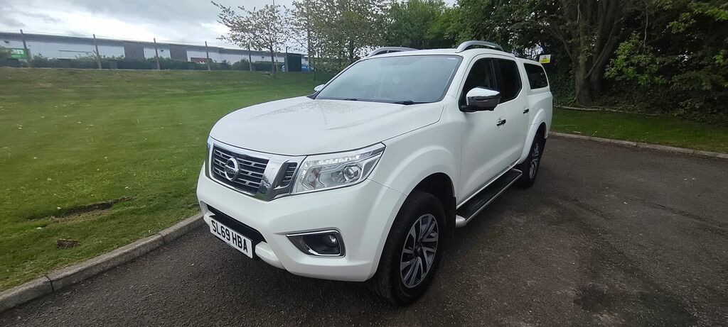Nissan Navara 2.3 Dci Tekna Pickup Double Cab 4W White