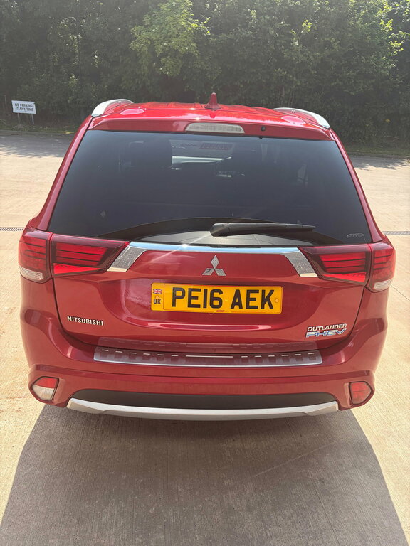 Mitsubishi Outlander 2.0H 12Kwh Gx4h Suv Plug-in Hybrid Cvt PE16AEK Red #4