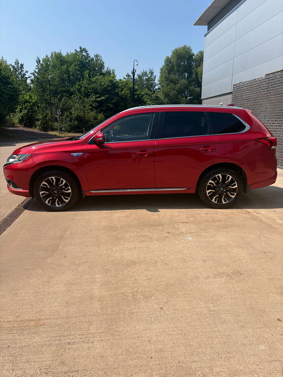 Mitsubishi Outlander 2.0H 12Kwh Gx4h Suv Plug-in Hybrid Cvt PE16AEK Red #2