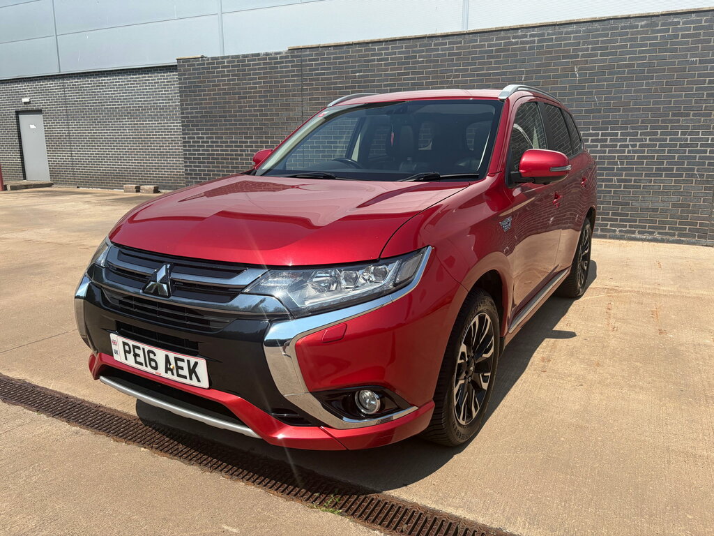 Mitsubishi Outlander 2.0H 12Kwh Gx4h Suv Plug-in Hybrid Cvt Red