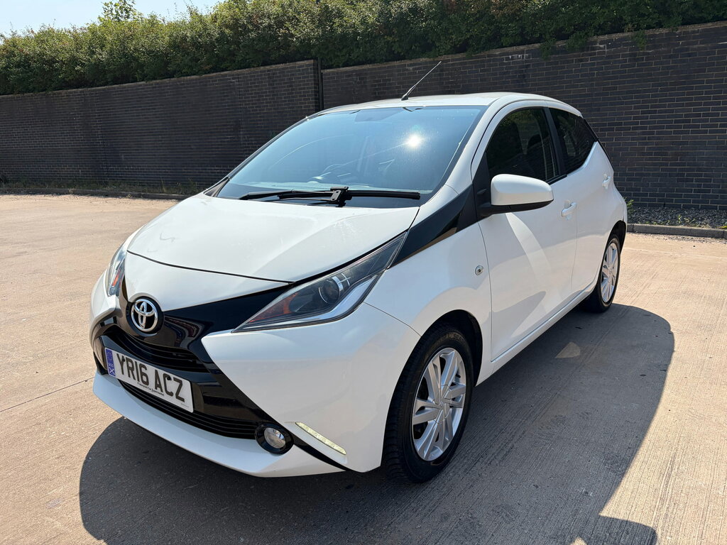 Toyota Aygo 1.0 Vvt-i X-pression Hatchback E White