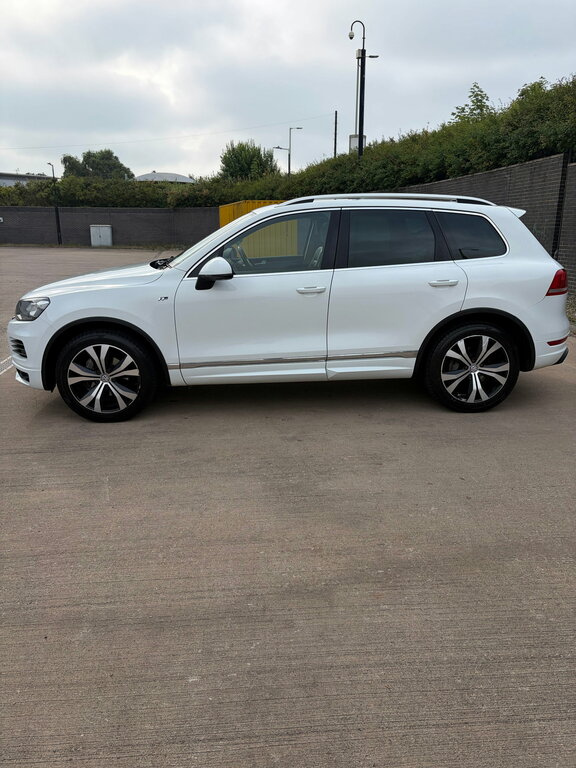 Volkswagen Touareg 3.0 Tdi V6 Bluemotion Tech R-line Suv T KW14HFD White #2