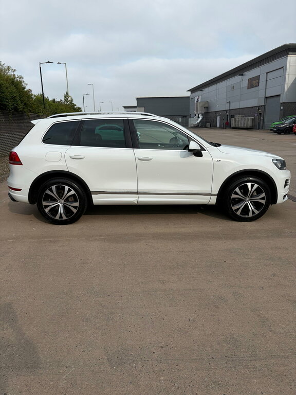 Volkswagen Touareg 3.0 Tdi V6 Bluemotion Tech R-line Suv T KW14HFD White #6