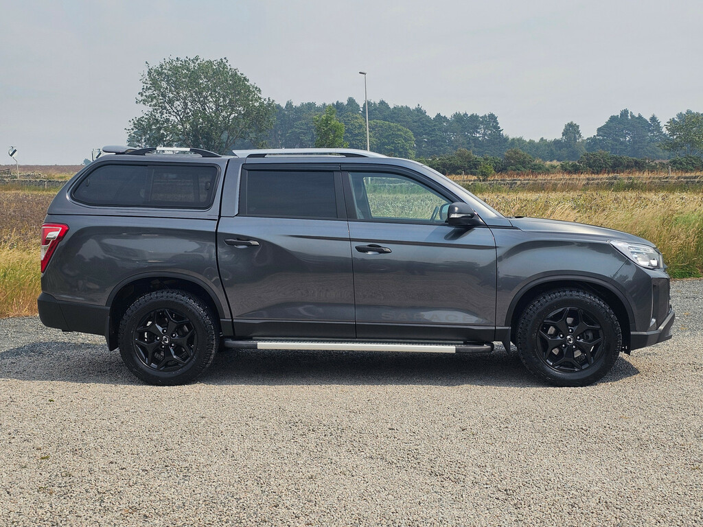 SsangYong Musso Pickup Red #13