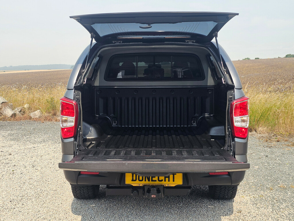 SsangYong Musso Pickup Red #12