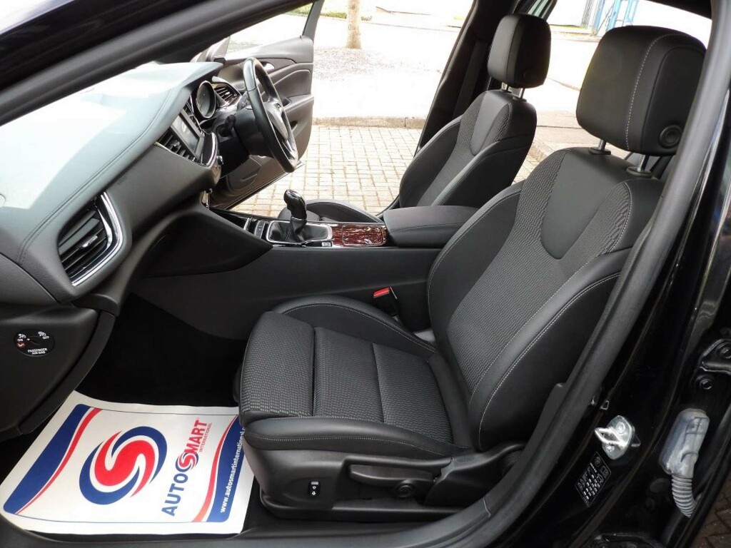 Vauxhall Insignia Hatchback 2019 Vauxhall Insignia 1.5 I Turbo Sri V White #15
