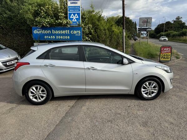 Hyundai I30 1.6 Crdi Blue Drive Se Euro 6 Ss EY66NVT Silver #4