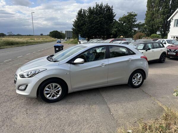 Hyundai I30 1.6 Crdi Blue Drive Se Euro 6 Ss EY66NVT Silver #5