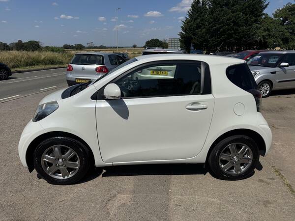 Toyota IQ 1.0 Vvt-i 2 Multidrive Euro 5 White #5