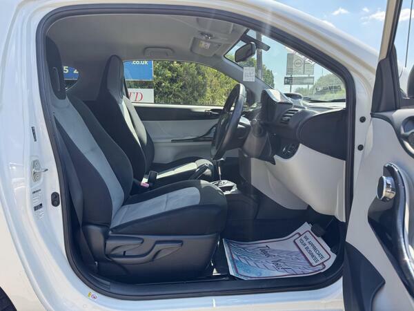 Toyota IQ Hatchback 1.0 Vvt-i Euro 5 201313 Red #10