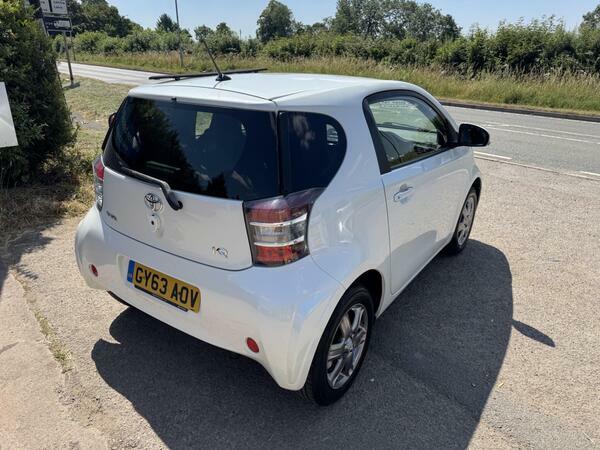 Toyota IQ 1.0 Vvt-i 2 Multidrive Euro 5 White #6