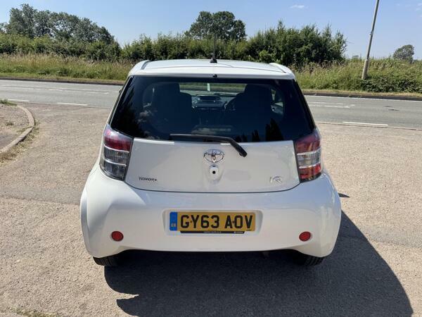Toyota IQ Hatchback 1.0 Vvt-i Euro 5 201313 Red #7