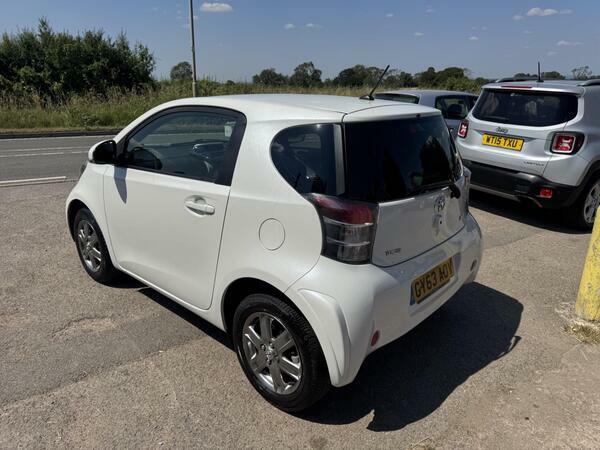 Toyota IQ Hatchback 1.0 Vvt-i Euro 5 201313 Red #8