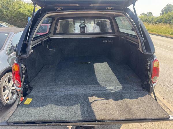 Mitsubishi L200 2.5 Di-d Animal 4Wd Black #4