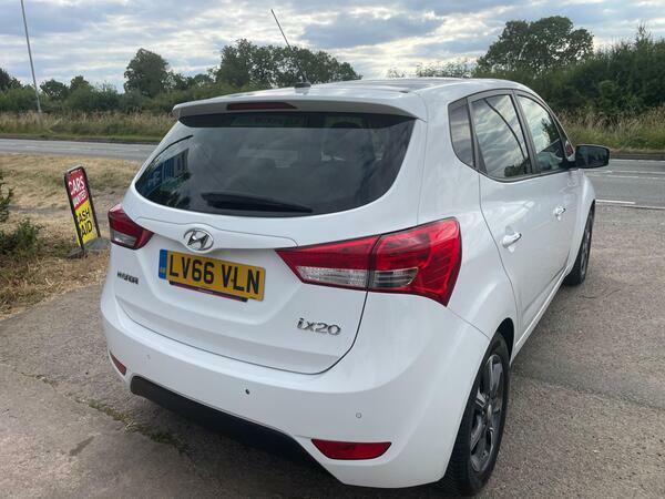 Hyundai Ix20 1.6 Crdi Blue Drive Premium Nav Euro 6 Ss White #3