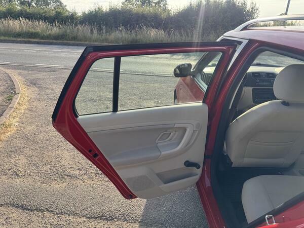 Skoda Fabia 1.2 Tsi Scout Beige #35