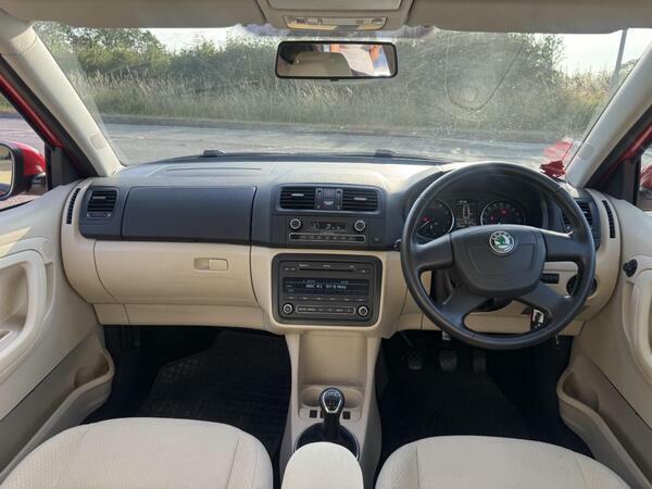 Skoda Fabia 1.2 Tsi Scout Beige #17