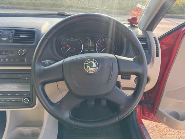 Skoda Fabia 1.2 Tsi Scout Beige #18