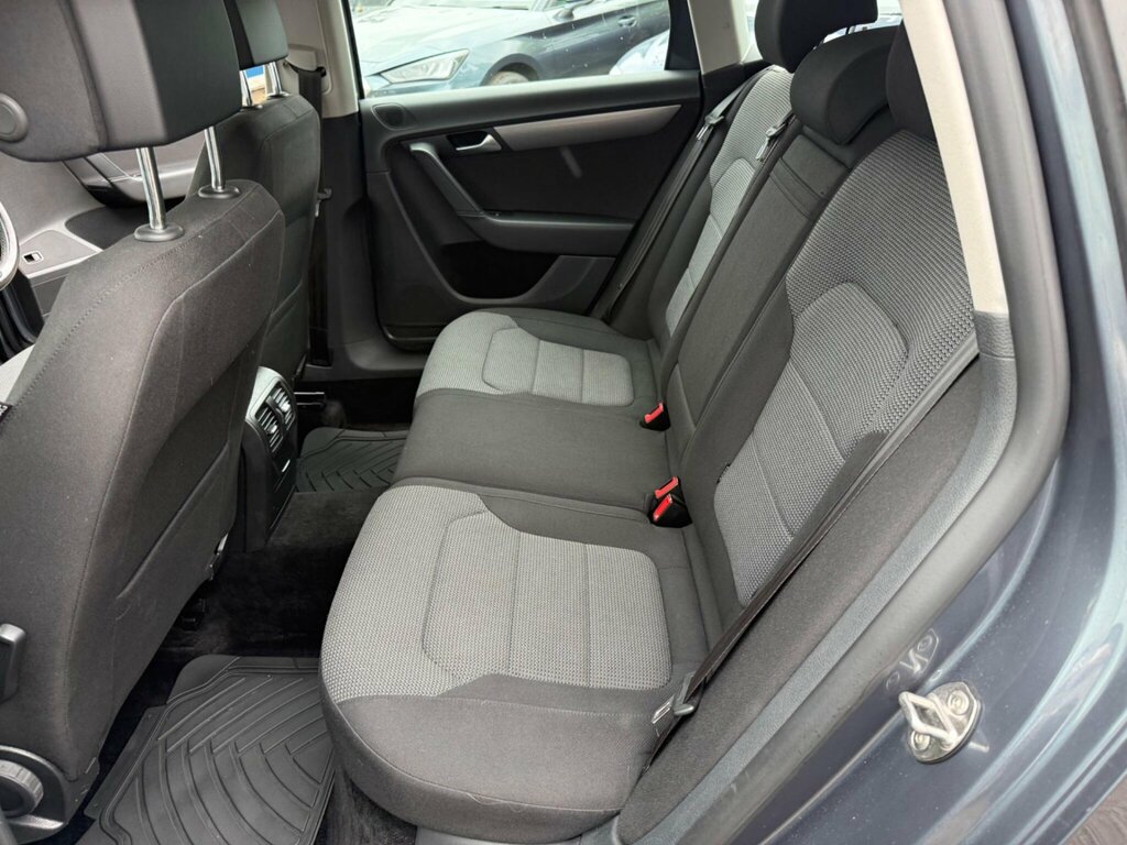 Volkswagen Passat 2.0 Tdi Bluemotion Tech Sport Estate Ma Silver #24