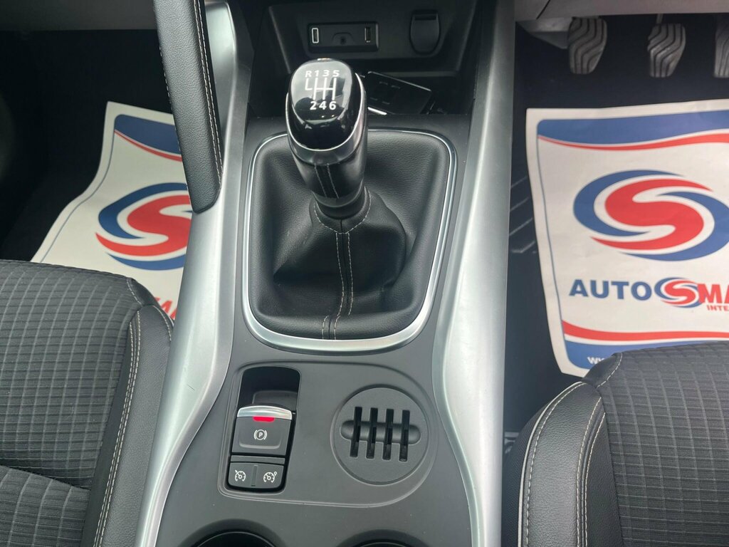 Renault Kadjar Suv 1.5 Dci Dynamique Nav Euro 6 Ss 20166 Silver #24