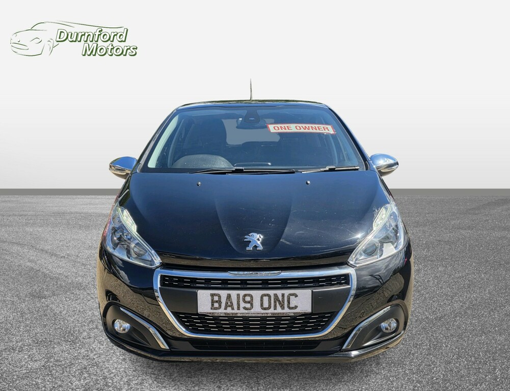 Peugeot 208 Hatchback 1.2 Puretech Signature 201919 Black #2