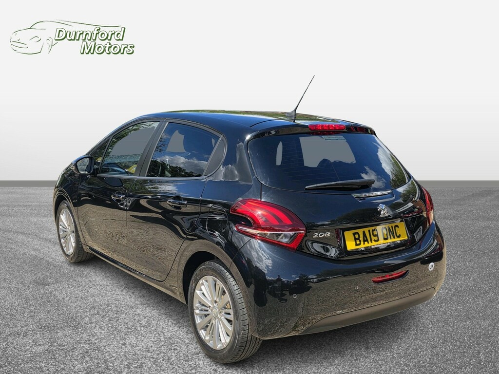 Peugeot 208 Hatchback 1.2 Puretech Signature 201919 Black #6