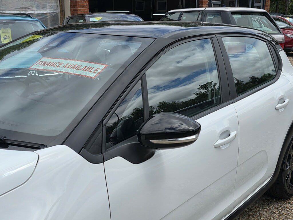 Citroen C3 2018 Citroen C3 110Bhp Puretech Flair Glass Roof Black #8