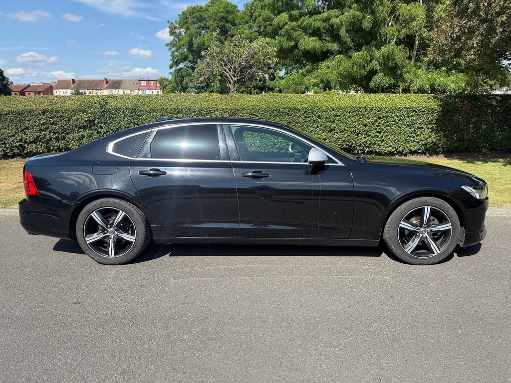 Volvo S90 D4 R-design U3583 Ulez AV18SVA Black #2