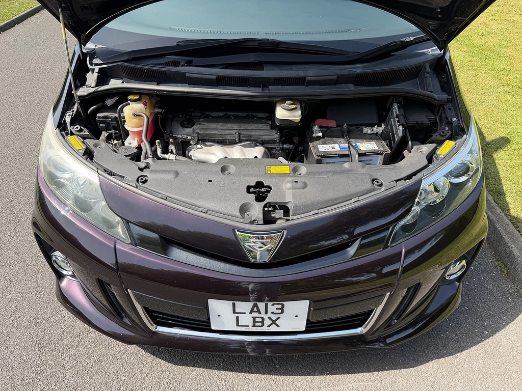 Toyota Estima 2Wd Auto White #43
