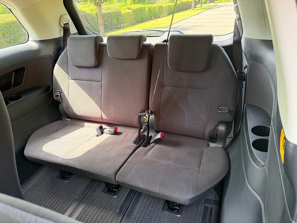 Toyota Estima 2Wd Auto White #20