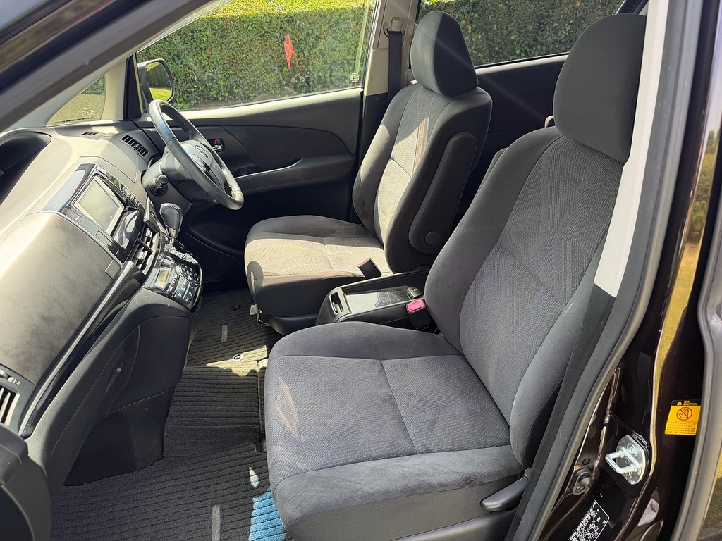 Toyota Estima 2Wd Auto White #18