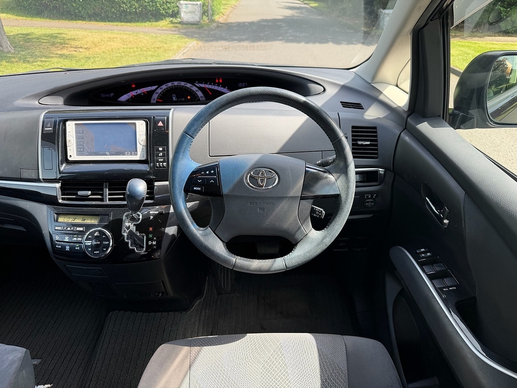 Toyota Estima 2Wd Auto White #16