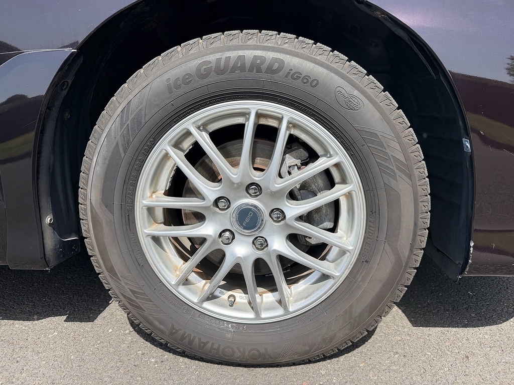 Toyota Estima 2Wd Auto White #30