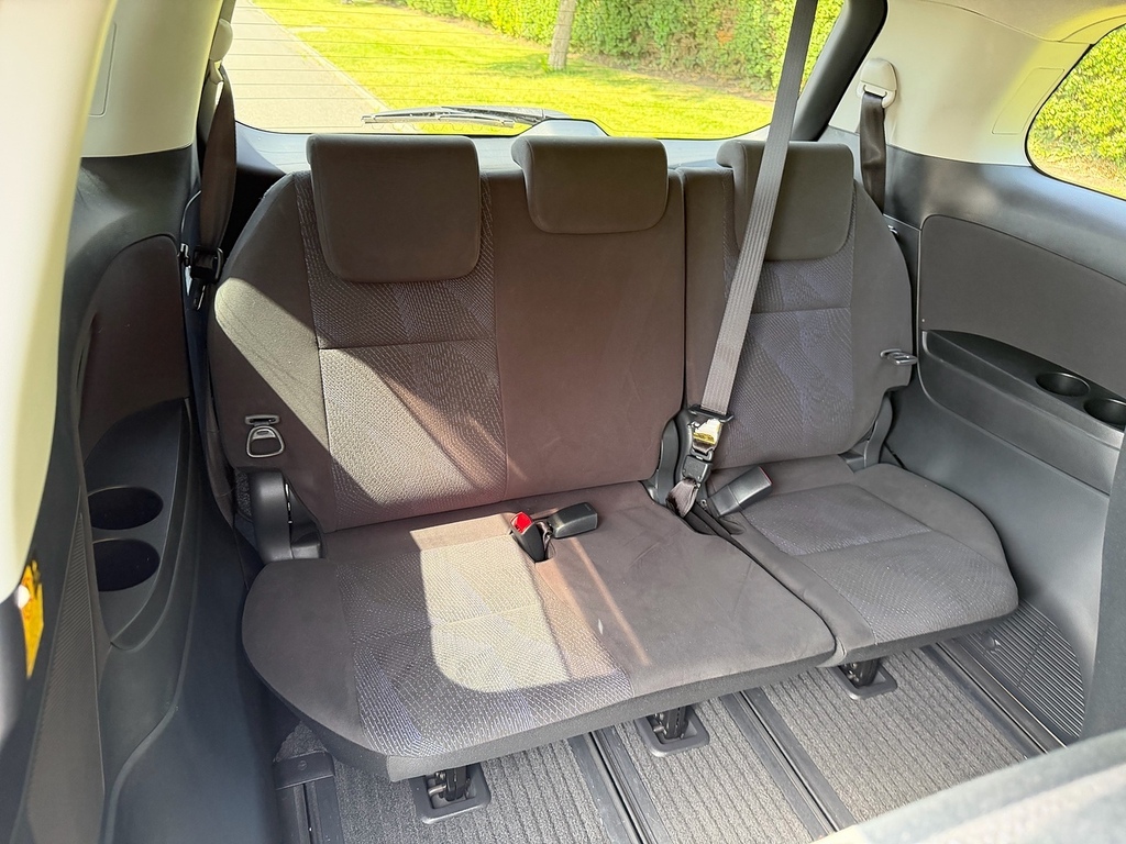 Toyota Estima 2Wd Auto White #21