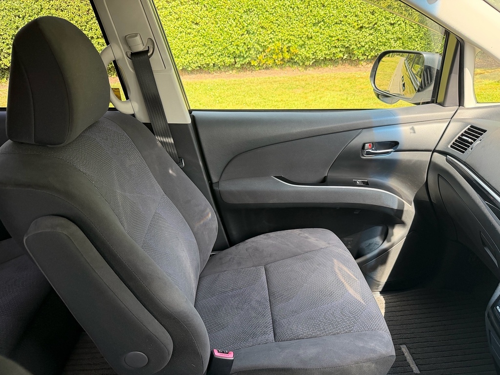 Toyota Estima 2Wd Auto White #48