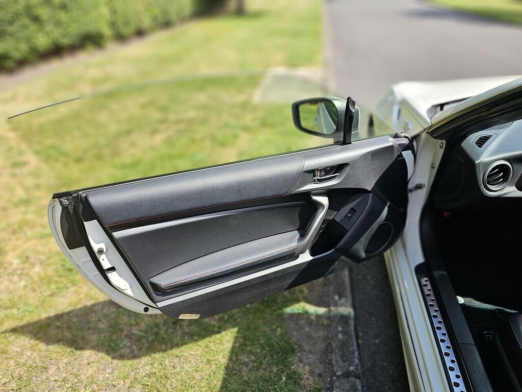 Toyota GT86 2.0 Boxer D-4s Euro 5 White #26