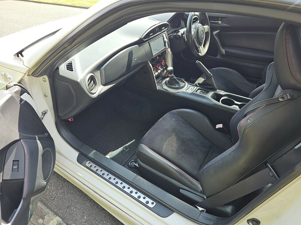 Toyota GT86 2.0 Boxer D-4s Euro 5 White #14
