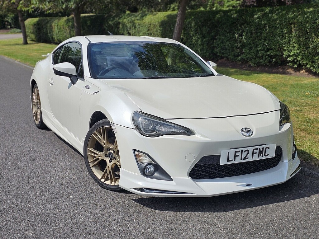 Toyota GT86 Boxer D-4s U3513 White