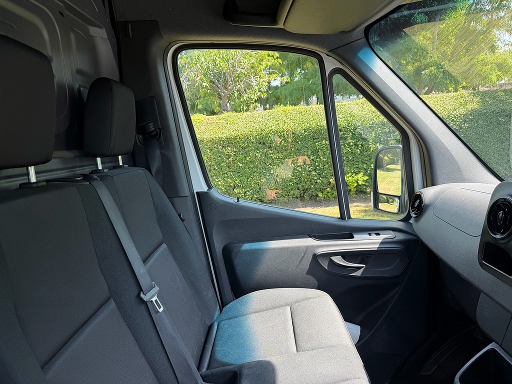 Mercedes-Benz eSprinter 85Kw 55Kwh Progressive Van 80Kw Charger White #32