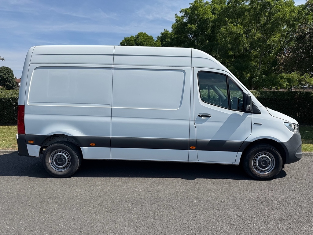 Mercedes-Benz eSprinter Progressive U3592 Ulez White #2