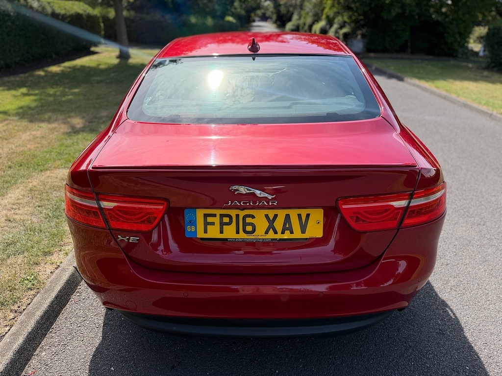 Jaguar XE D R-sport U3590 Ulez Red #5
