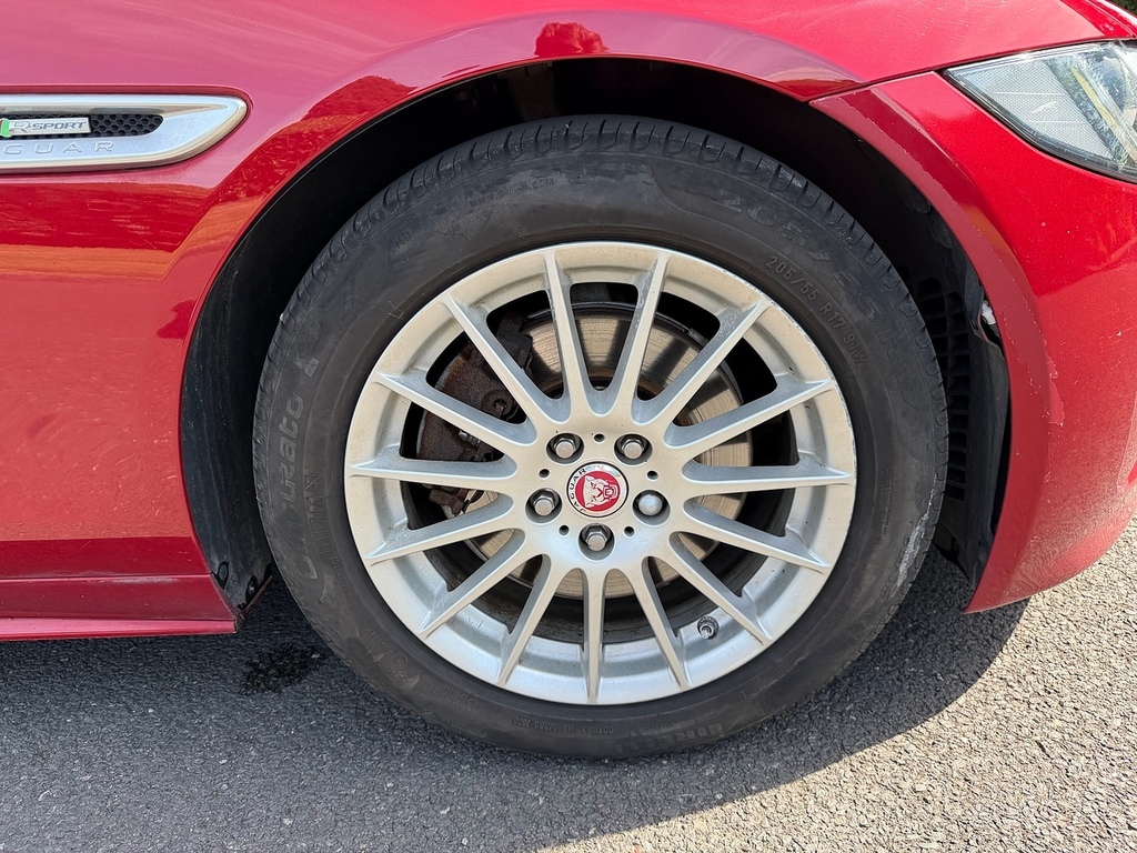 Jaguar XE 2.0D 180 R-sport Awd Saloon Blue #28