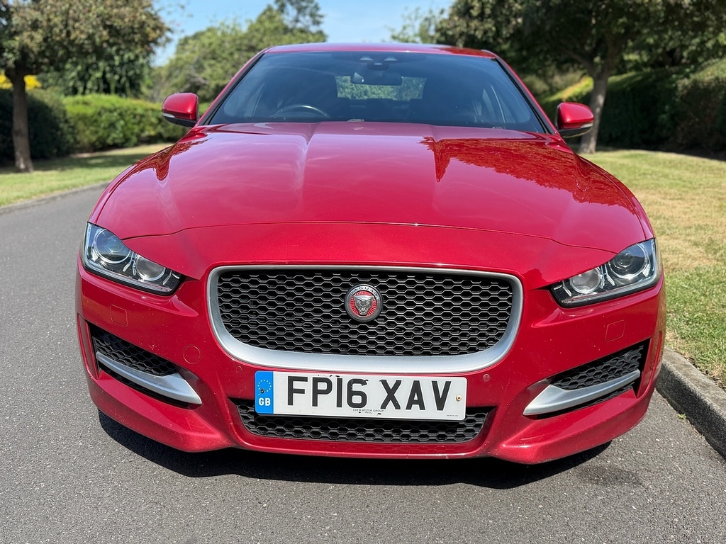 Jaguar XE 2.0D 180 R-sport Awd Saloon Blue #13