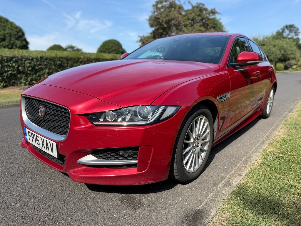 Jaguar XE 2.0D 180 R-sport Awd Saloon Blue #11