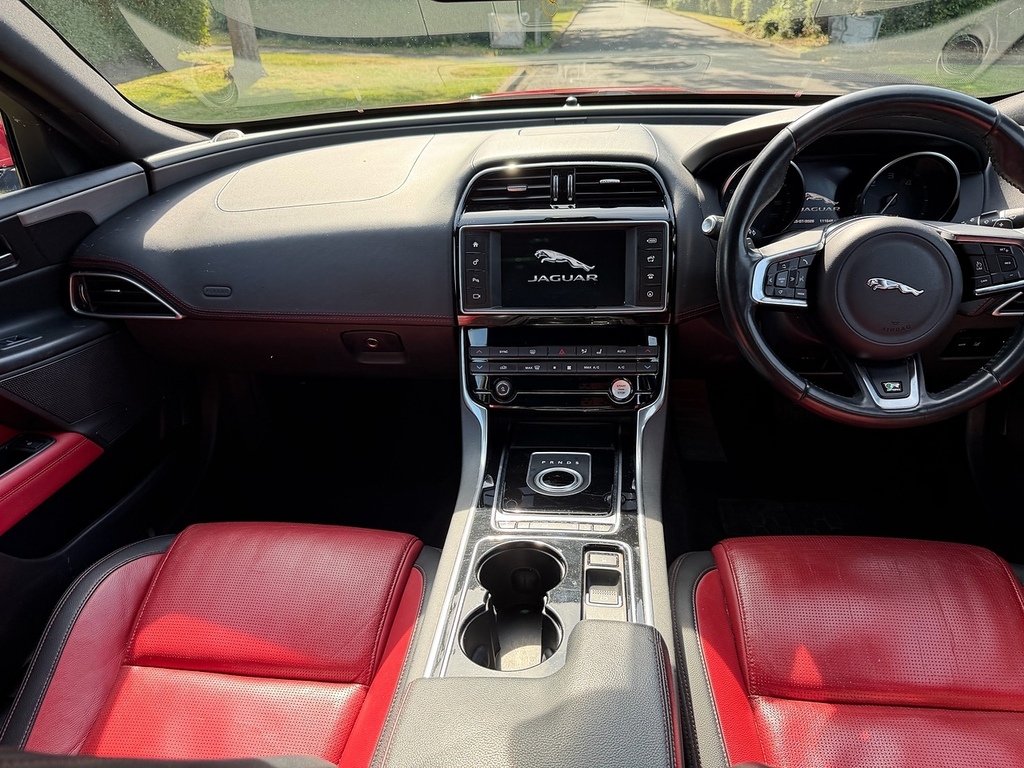 Jaguar XE 2.0D 180 R-sport Awd Saloon Blue #15