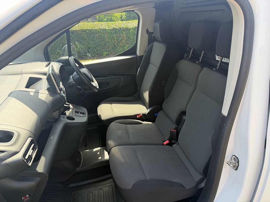 Toyota Proace City 1.5 Bluehdi Active Short Panel Van Swb Euro 6 Ss Grey #18