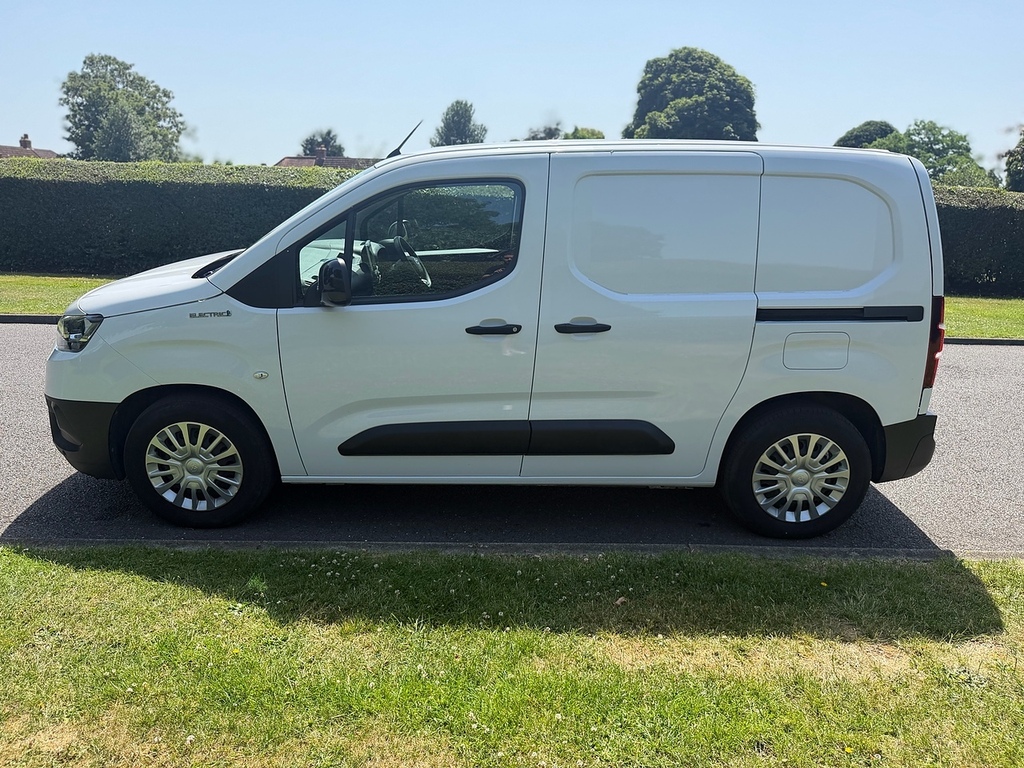 Toyota Proace City 1.5 Bluehdi Active Short Panel Van Swb Euro 6 Ss Grey #9