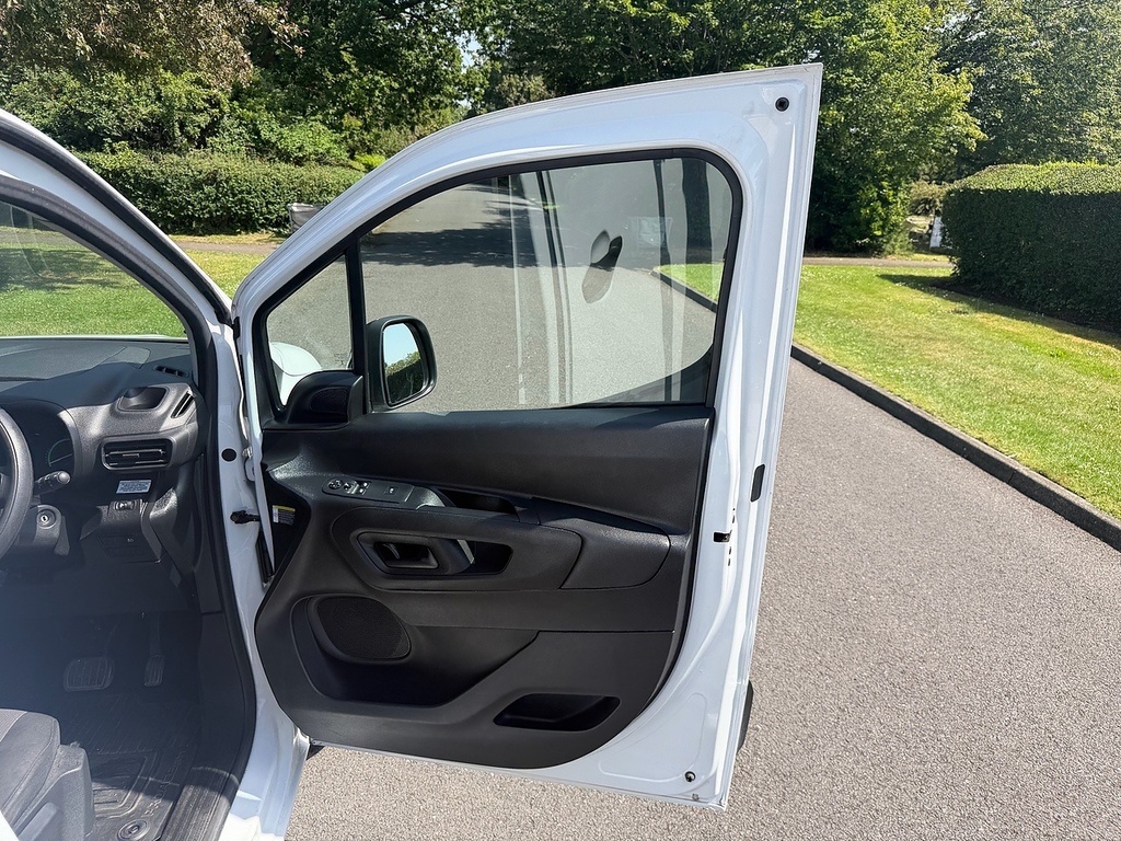 Toyota Proace City 1.5 Bluehdi Active Short Panel Van Swb Euro 6 Ss Grey #25